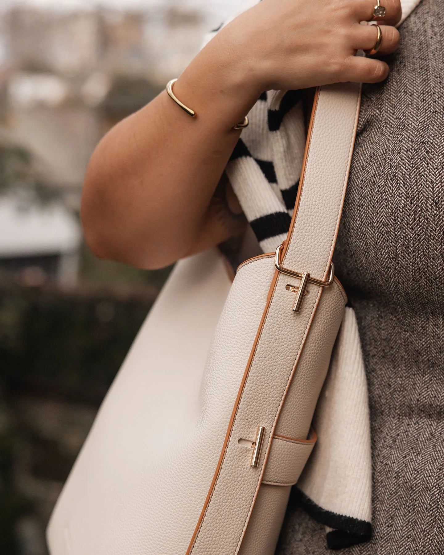 Audrey Vanilla Bucket Bag