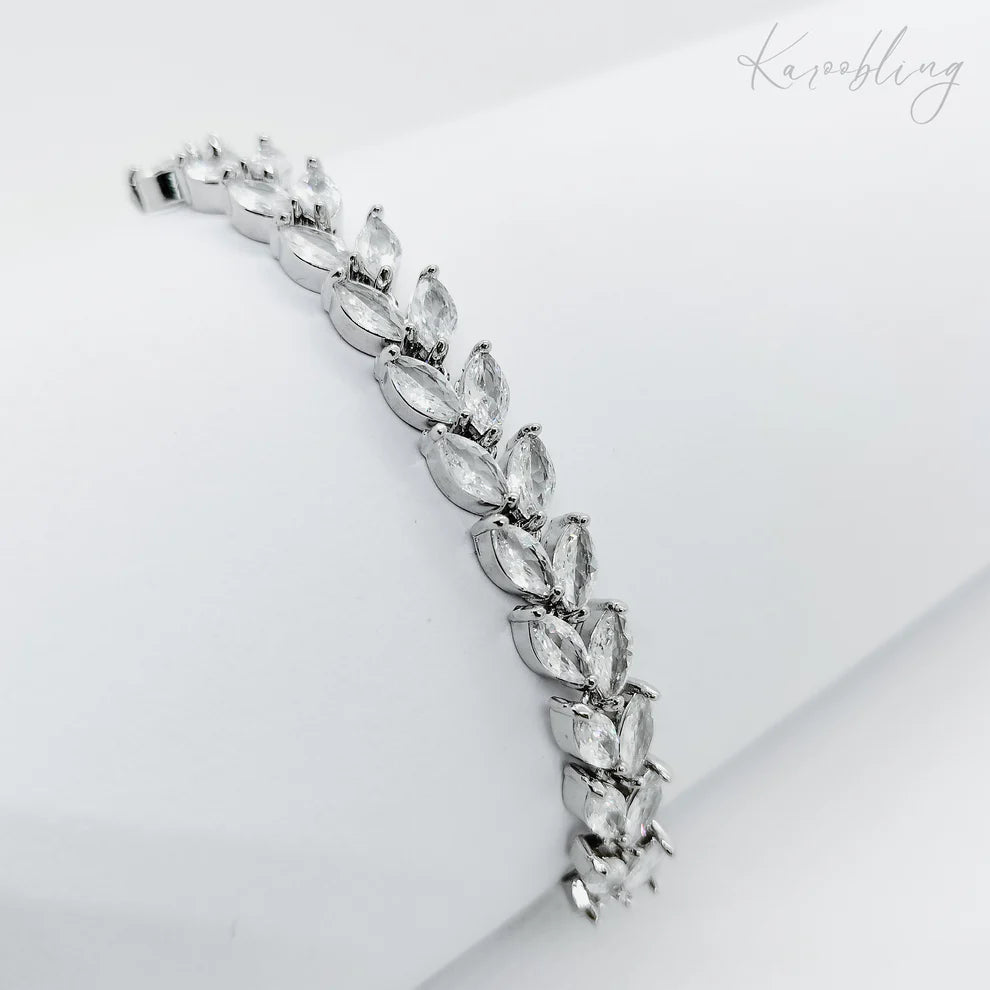 Elegant Silver Leaf Pull-Cord Bracelet