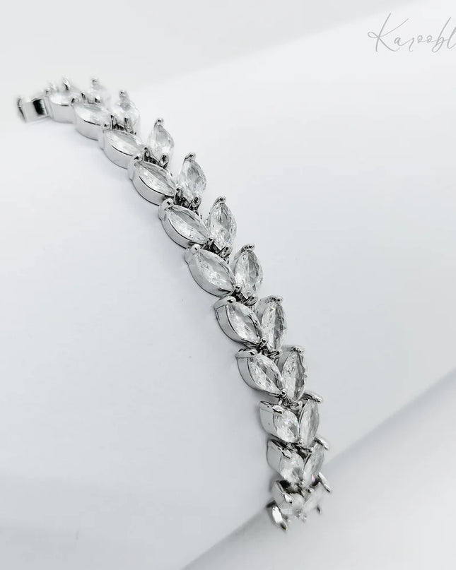 Elegant Silver Leaf Pull-Cord Bracelet