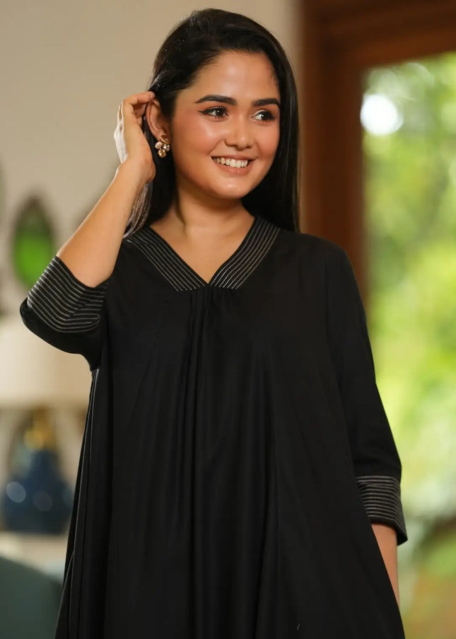 Stitchline Dress - Black